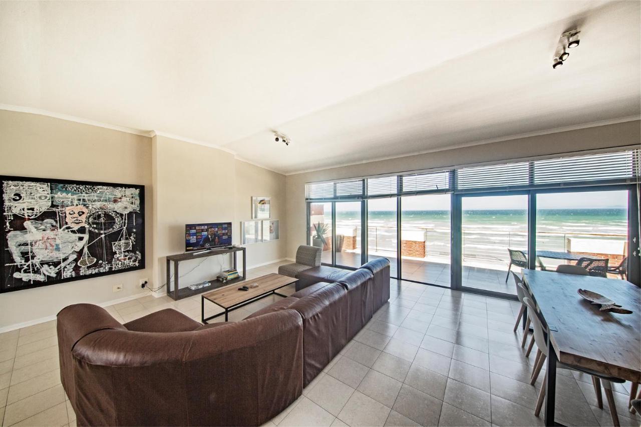Surferscorner Self Catering Apartments Muizenberg Exterior photo