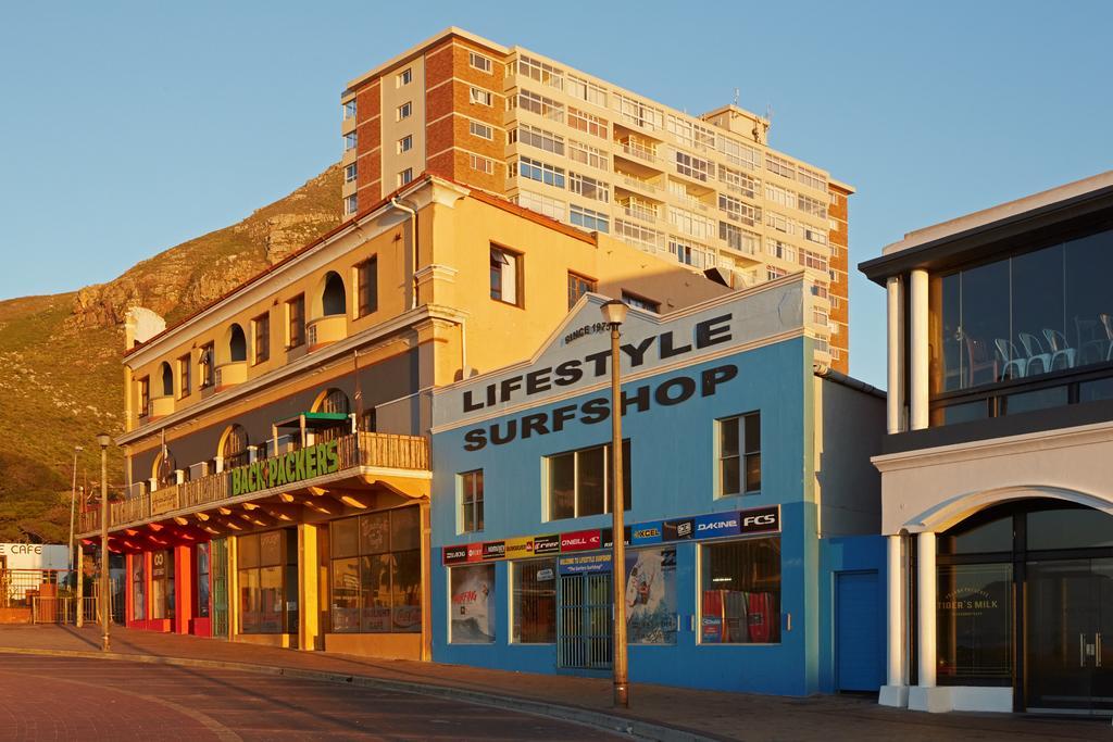 Surferscorner Self Catering Apartments Muizenberg Exterior photo