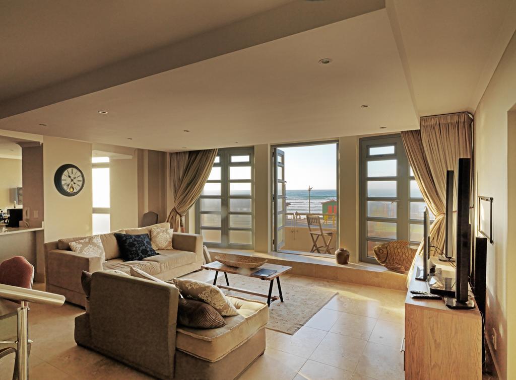 Surferscorner Self Catering Apartments Muizenberg Exterior photo