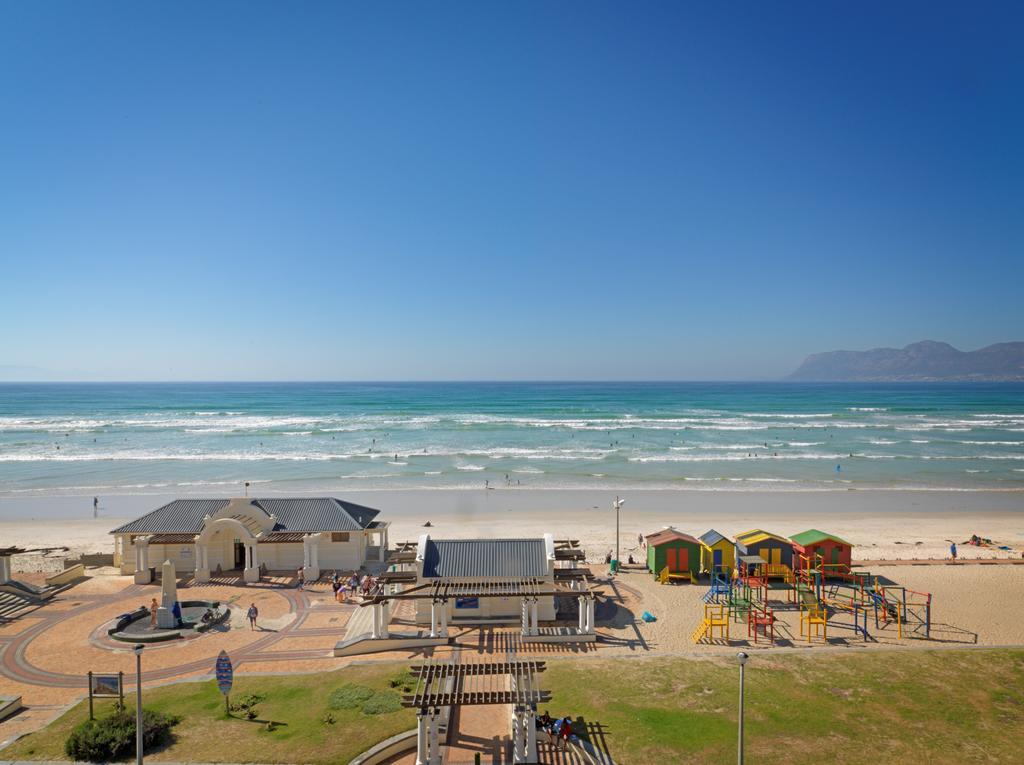 Surferscorner Self Catering Apartments Muizenberg Exterior photo